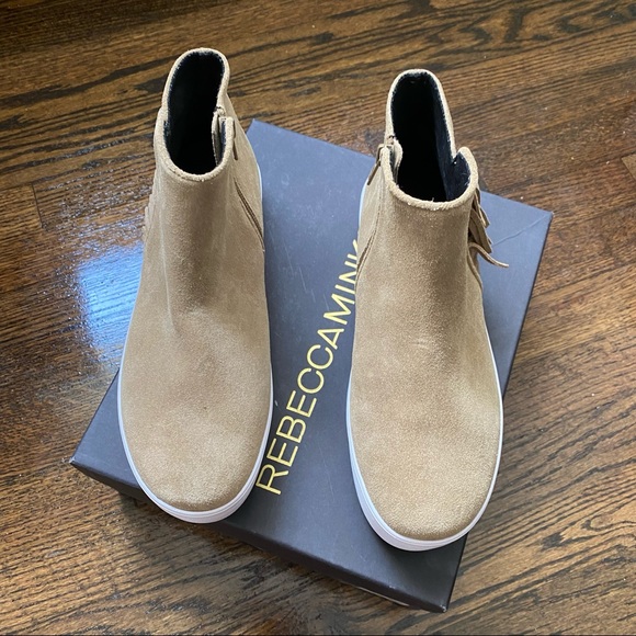 Rebecca Minkoff Women’s Stella Suede Fringe Sneakers NIB - Picture 2 of 9